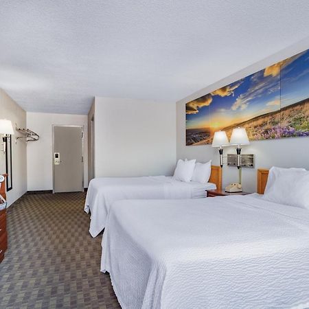 Days Inn By Wyndham Cambridge Exterior photo
