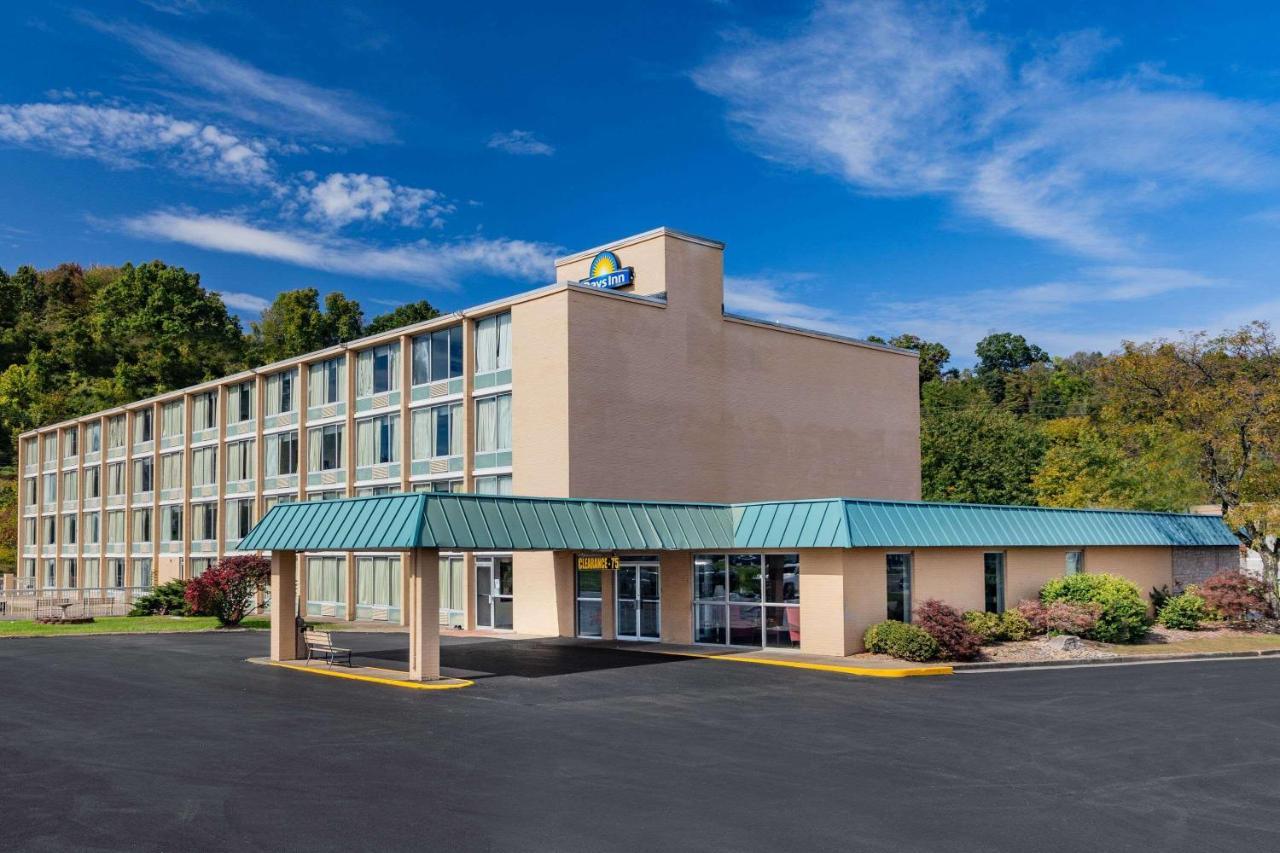 Days Inn By Wyndham Cambridge Exterior photo